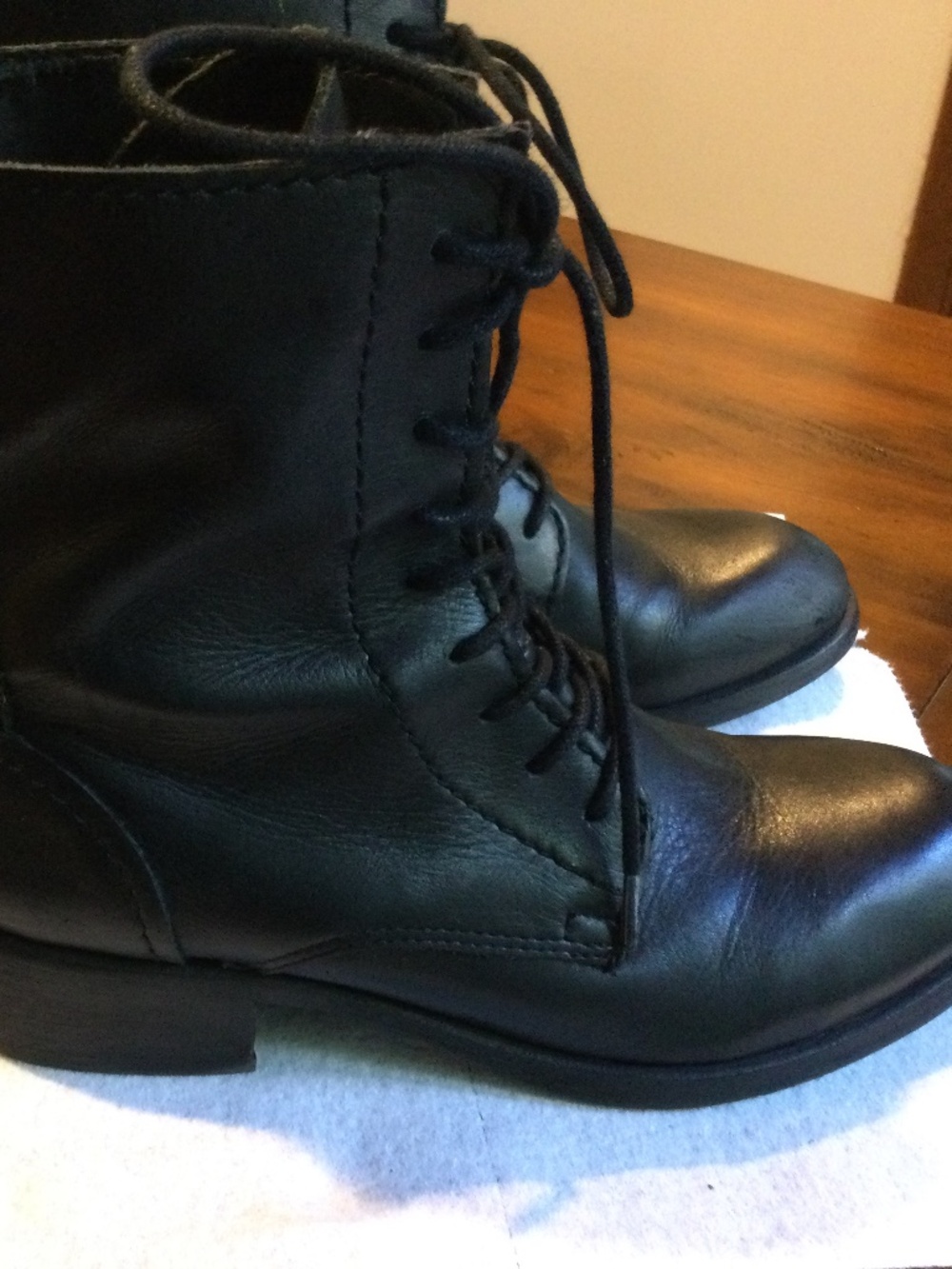 Sam Edelman black leather lace-up boots. Size 6M. Good condition,